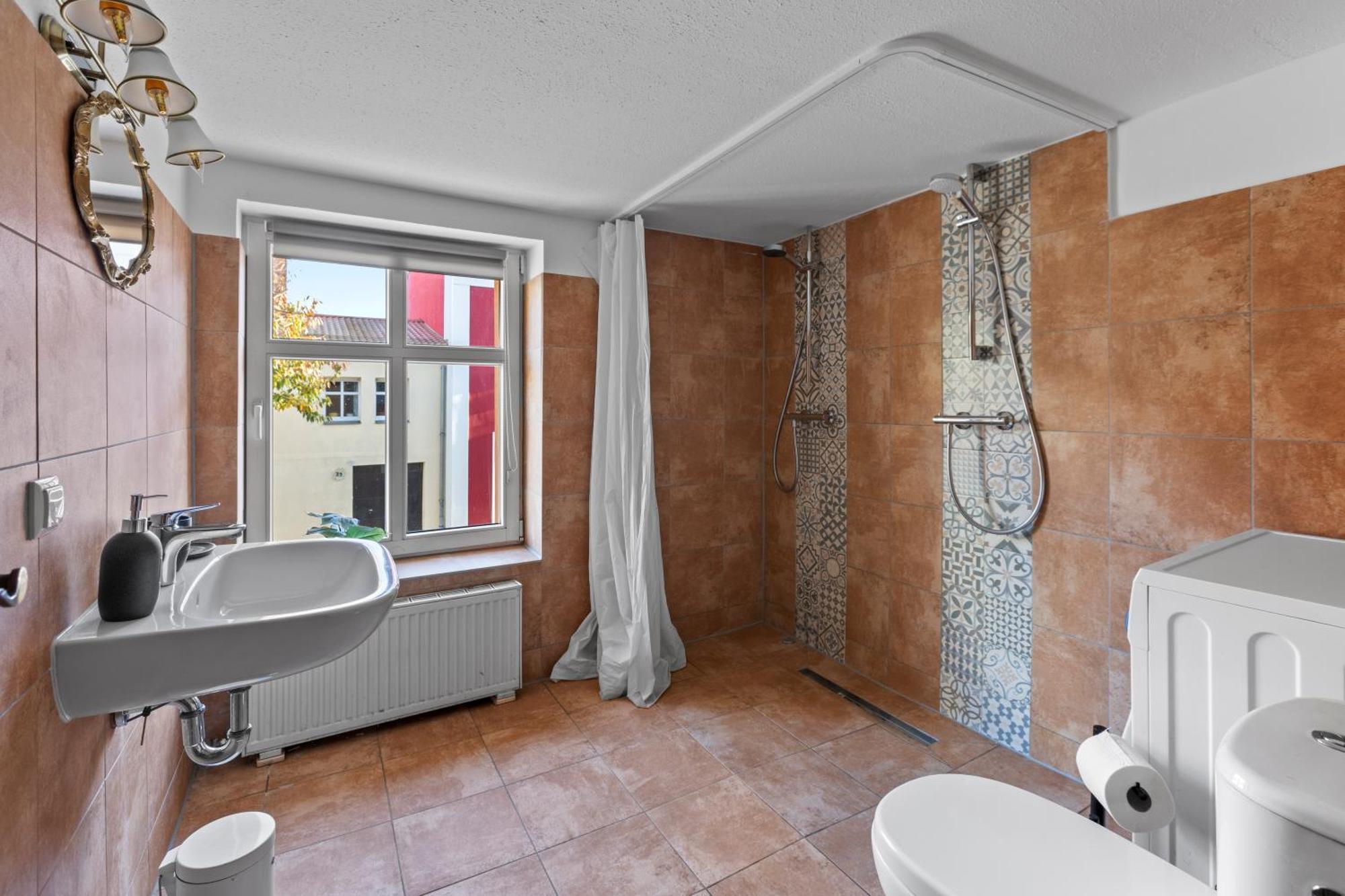 Sabina Monteurwohnung I 75 Zoll Tv I Kueche I Bad I Backofen I Trebbin Bagian luar foto
